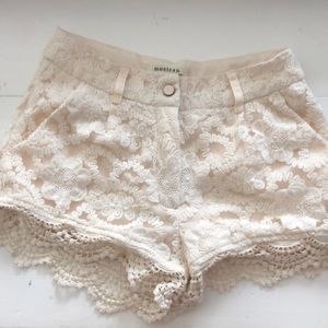 Monteau lace shorts